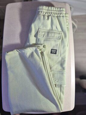 FB County Heavy duty cargo style sweatpants, light green in size Large. NEW